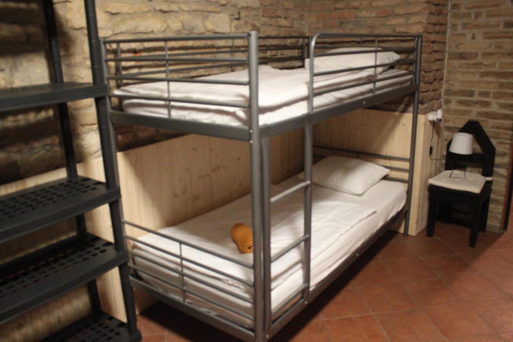 Alba Hostel Прага Экстерьер фото