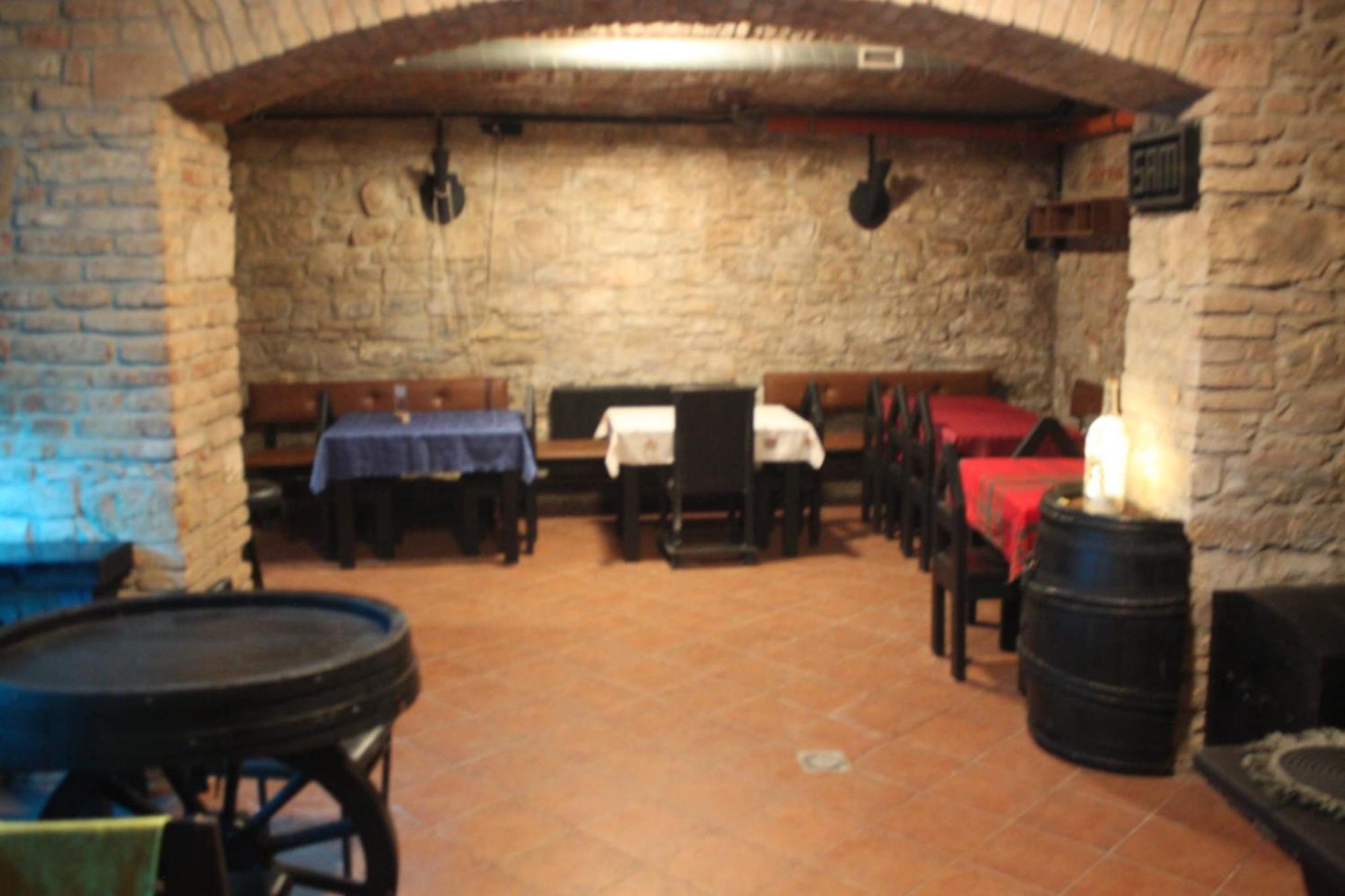 Alba Hostel Прага Экстерьер фото